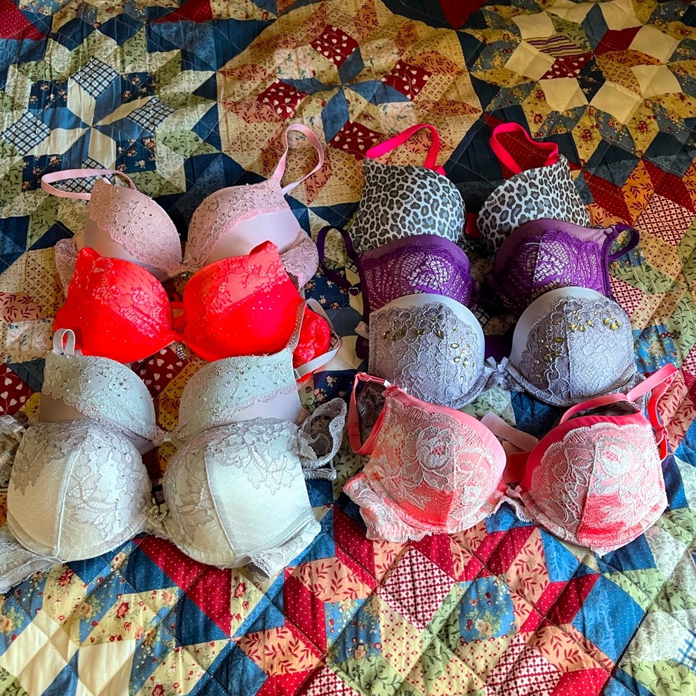 32 A  8 Bras Bundle